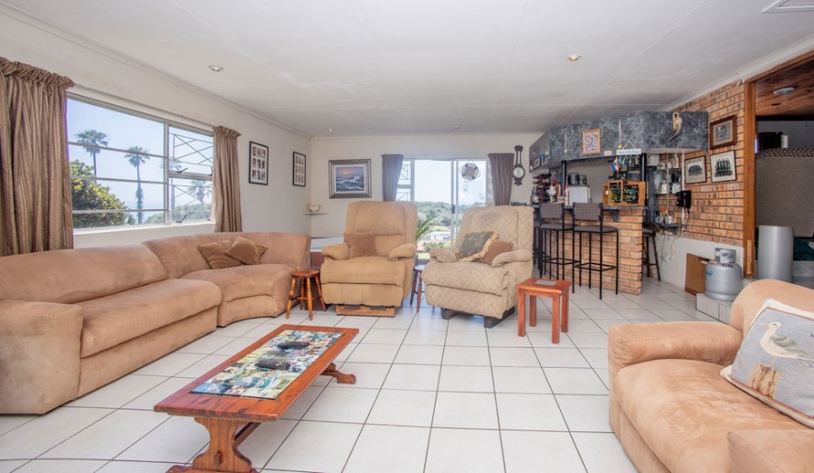 4 Bedroom Property for Sale in Queensberry Bay Eastern Cape